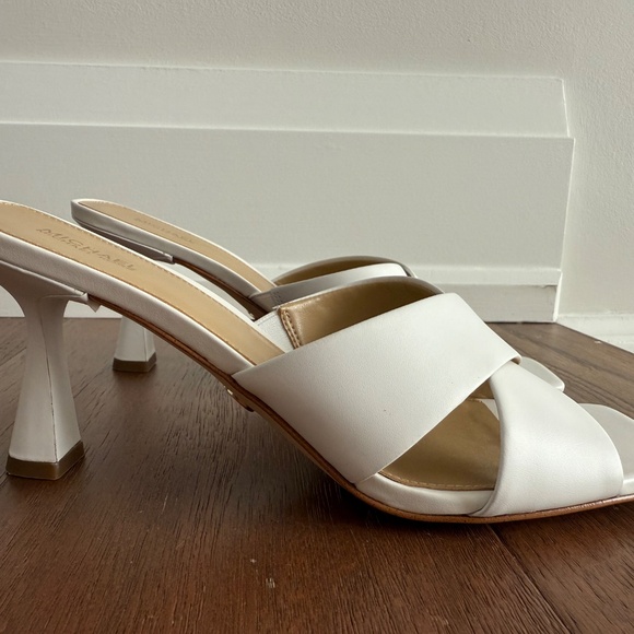 Michael Kors Clara mule sandal, white - Picture 3 of 6